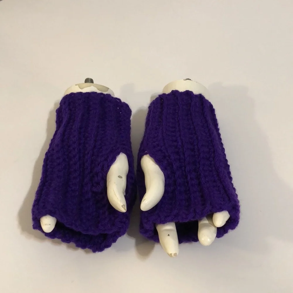 Handmade Crochet 🧶 fingerless gloves 🧤